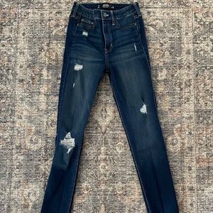 Hollister distressed skinny jeans